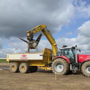 dumper samen met 944 met taludbak